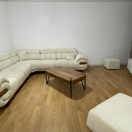 شقة Fred